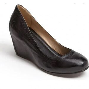 Frye Carson Black Wedge Pump sz 8